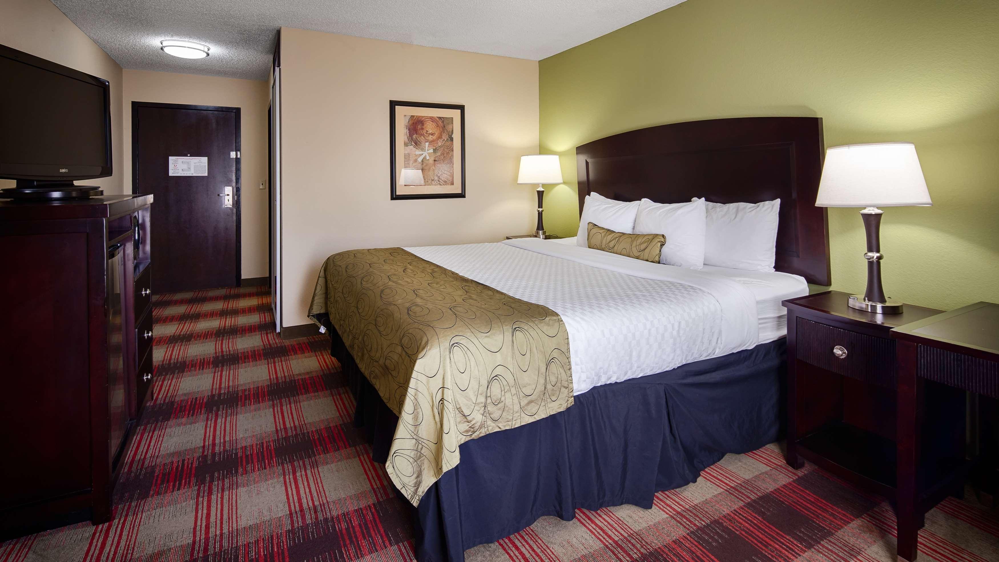 Best Western Plus Addison/Dallas Hotel Екстер'єр фото
