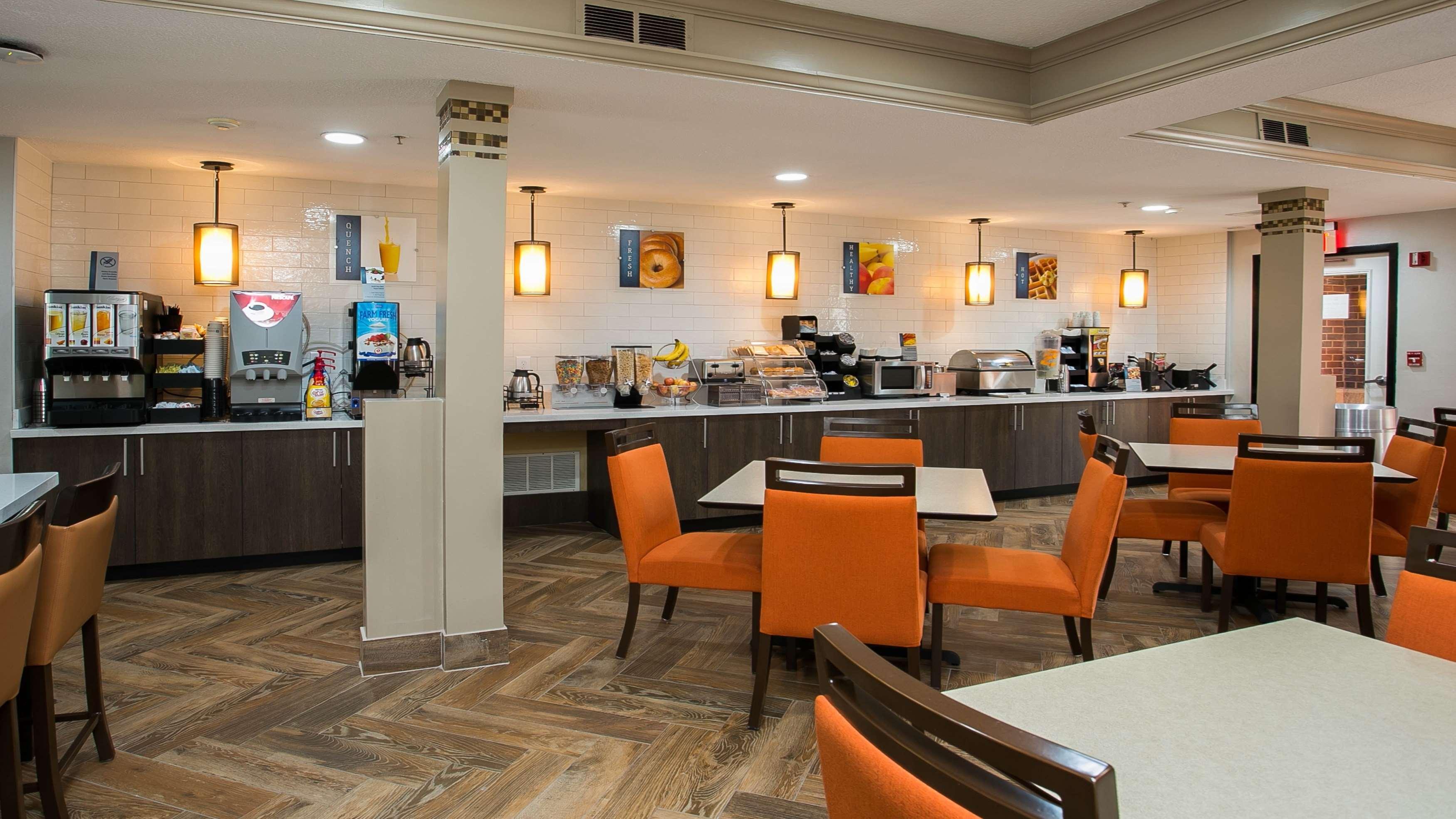 Best Western Plus Addison/Dallas Hotel Екстер'єр фото