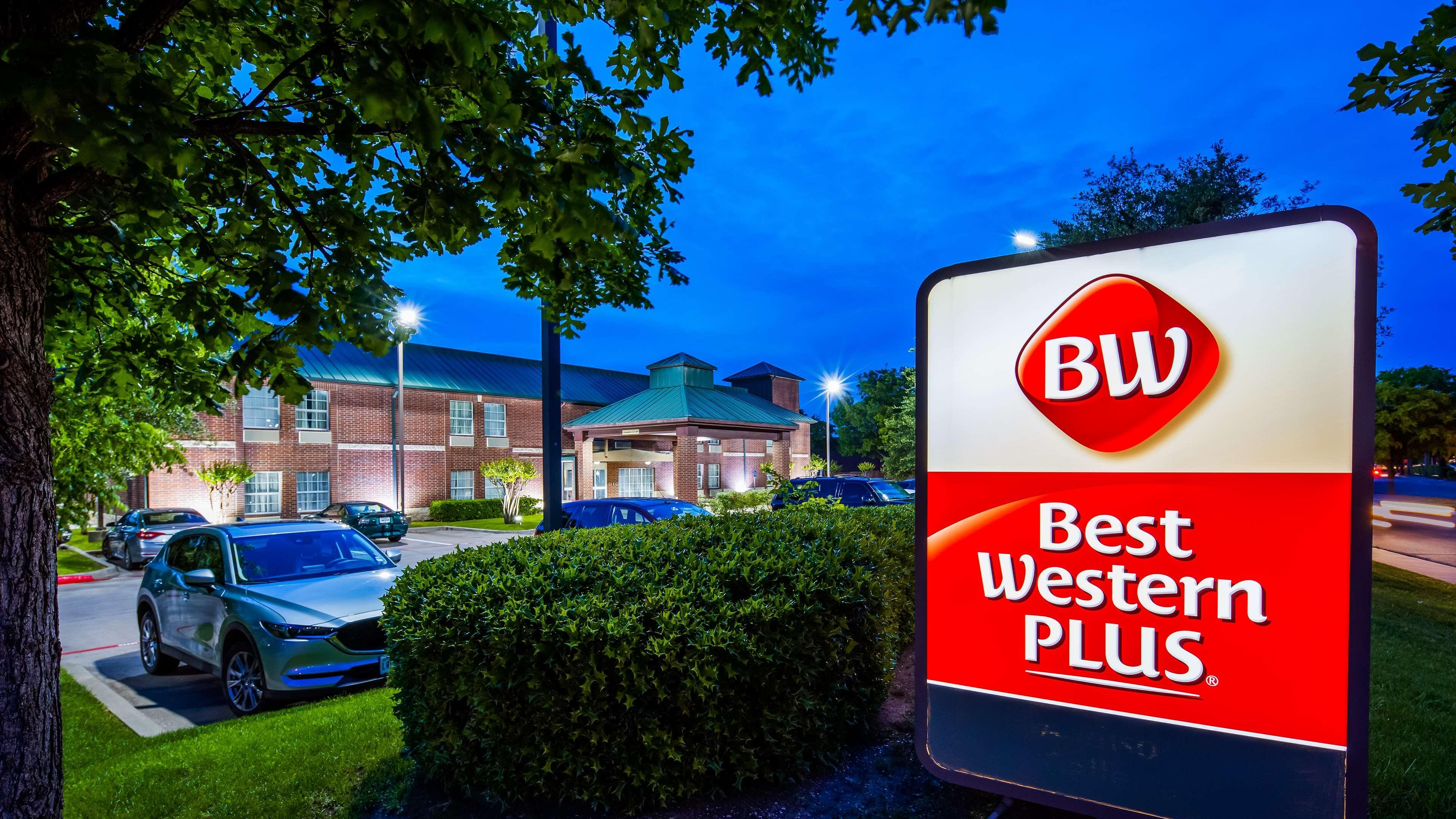 Best Western Plus Addison/Dallas Hotel Екстер'єр фото